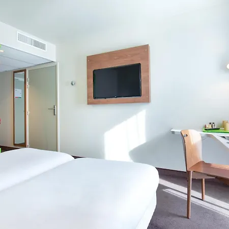 Hotel Campanile Ferrand Centre 3*