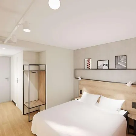 Отель Ibis Clermont Ferrand Centre Stade