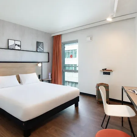 Ibis Centre Stade 酒店 3*