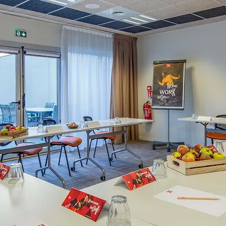 Отель Ibis Centre Stade 3*