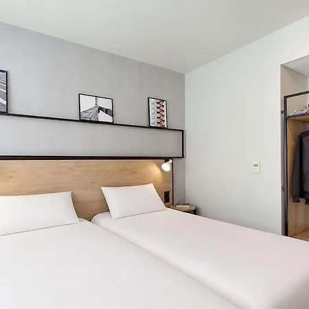 Ibis Centre Stade Hotel 3*