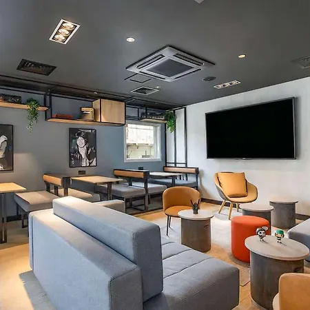 Ibis Centre Stade 3*