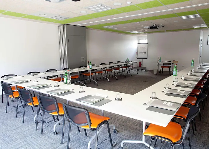 Отель Ibis Clermont Ferrand Centre Stade