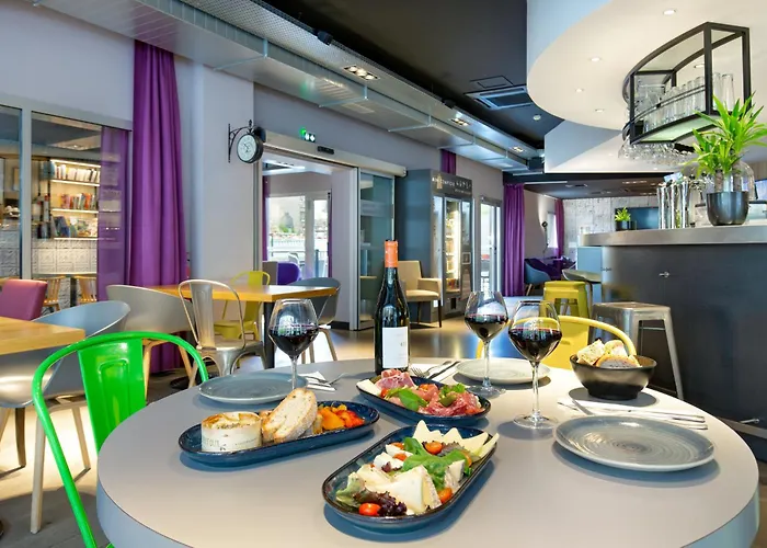 Hotel Campanile Ferrand Centre 3*