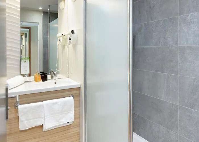 Campanile Ferrand Centre Hotell 3*